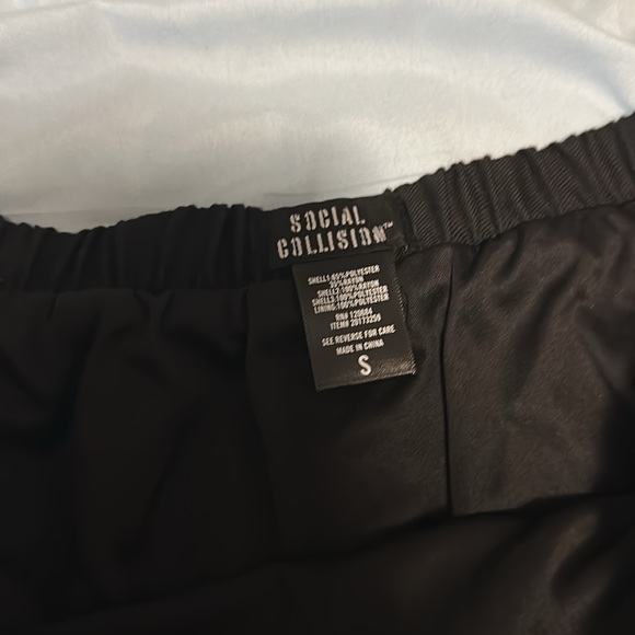 HotTopic Social Collision black and red skull grunge mini skirt size small - Picture 5 of 5